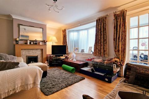 4 Fishers Close, Puckeridge, Ware, SG11 1TD