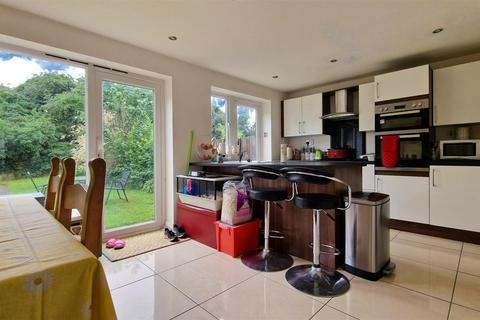 4 Fishers Close, Puckeridge, Ware, SG11 1TD