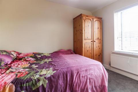 66 Peacocks, Harlow, CM19 5NZ