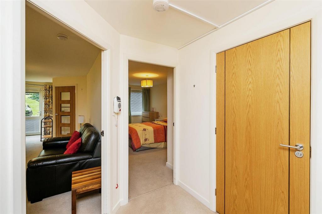 Hallway 6 LC.jpg