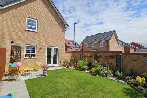 3 bedroom semi-detached house for sale - Squires Grove, Bingham