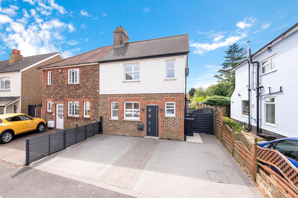 Ferndale Road, Banstead 3 bed semidetached house for sale £675,000