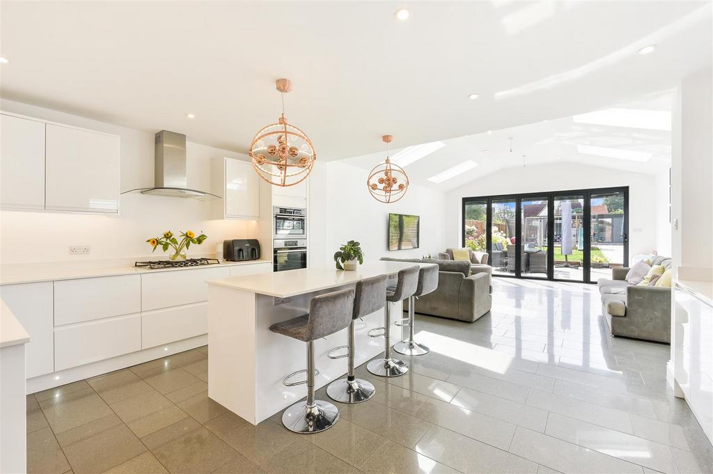 Ferndale Road, Banstead 3 bed semidetached house for sale £675,000