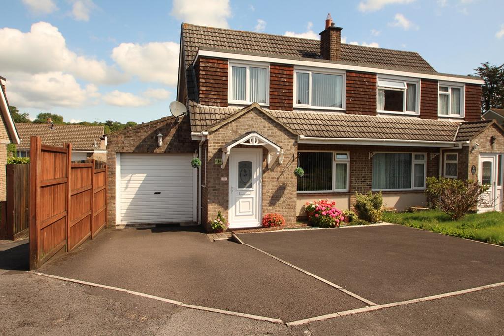 Westleigh Gardens, Shepton Mallet, BA4 3 bed semidetached house for