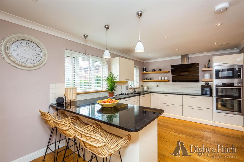 Buttercup Drive, Bourne 4 bed house for sale £390,000