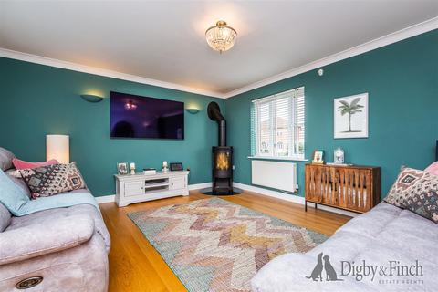 23 Buttercup Drive, Bourne, PE10 0PZ