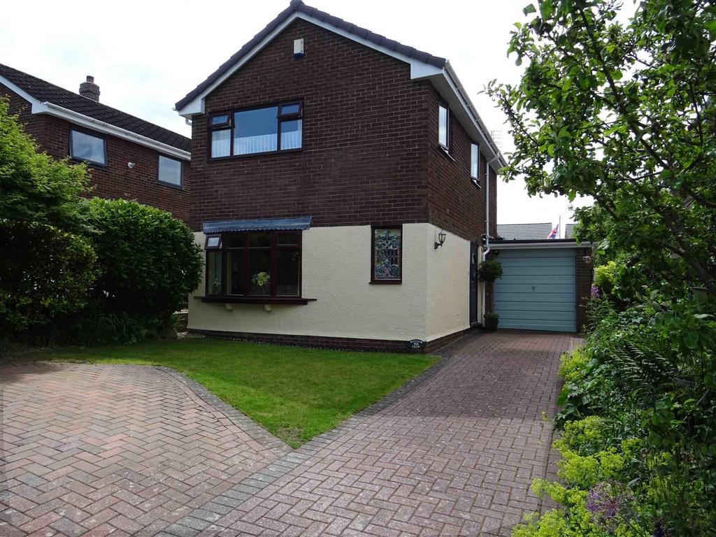 Thorley Drive, Cheadle, StokeOnTrent 3 bed detached house for sale £272,500