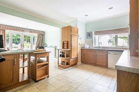 Wayside Blacka Moor Road, Sheffield, S17 3GH