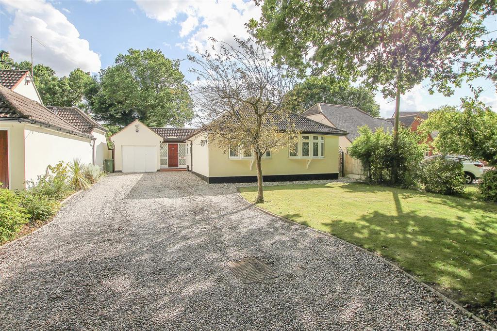 School Road, Kelvedon Hatch, Brentwood 4 bed detached bungalow for sale