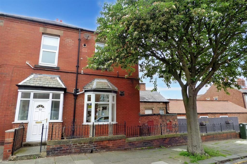 Holly Avenue, Whitley Bay 2 bed apartment £625 pcm (£144 pw)