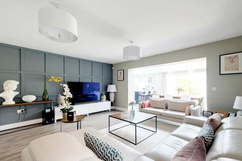 11 Taylor View, Springfield, Chelmsford, CM1 6DG