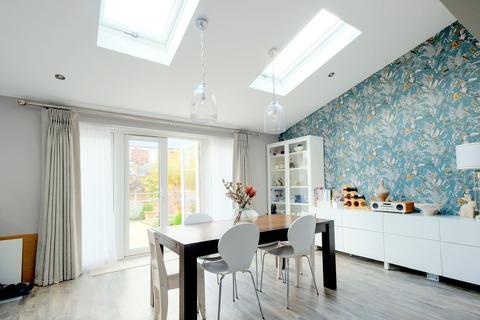 11 Taylor View, Springfield, Chelmsford, CM1 6DG