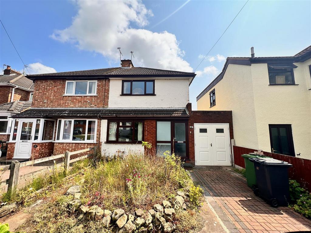 Downie Road, Bilbrook, Wolverhampton 3 bed semidetached house for sale