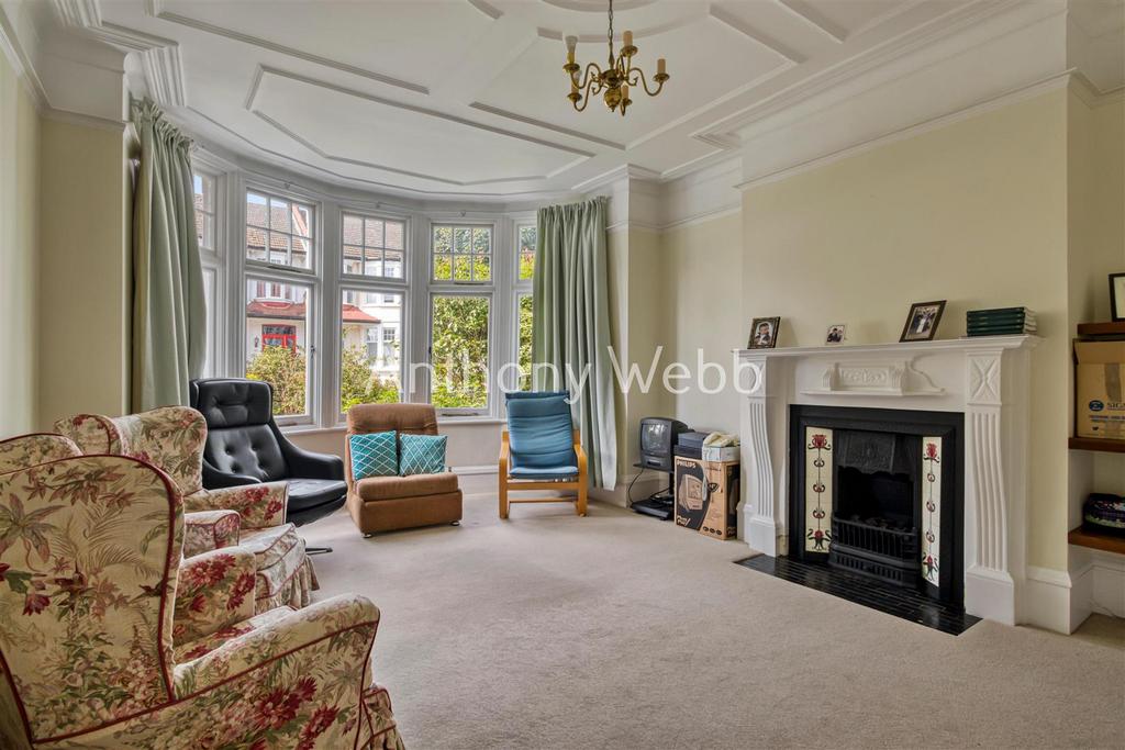 Cranley Gardens, Palmers Green, N13 4 bed house for sale £824,995