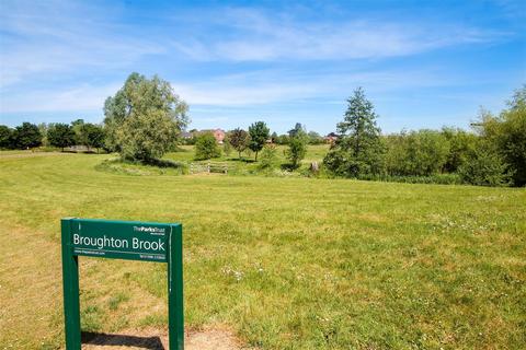 2 bedroom apartment for sale, Staverton Grove, Broughton