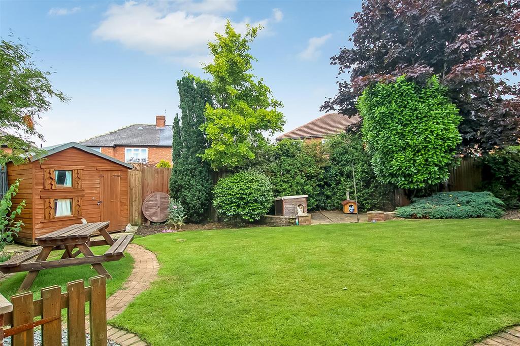 Westfield Drive, Darlington 4 bed detached house £325,000