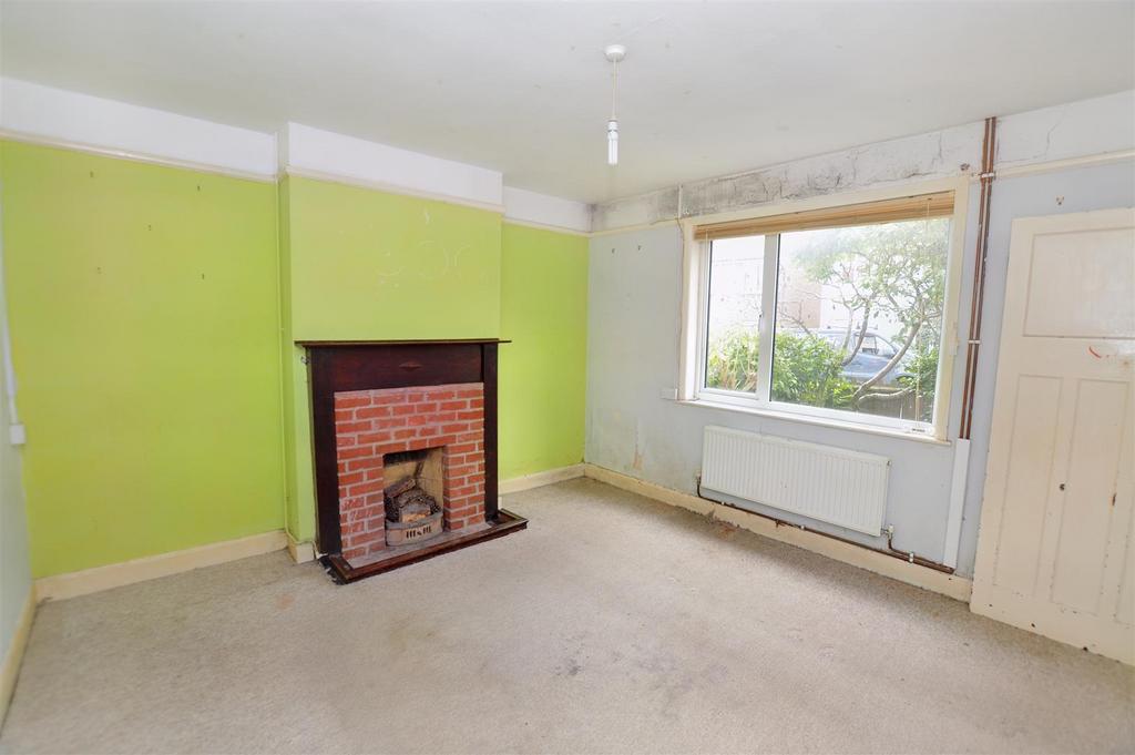 Pine Grove, Sheringham 3 bed detached house £180,000