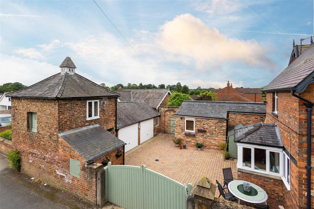 Littlethorpe Road, Ripon 5 bed detached house for sale £825,000