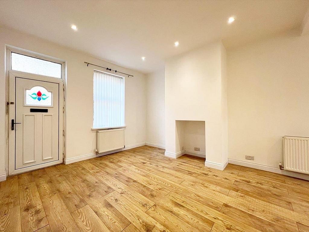 Blenheim Avenue, Barnsley 2 bed terraced house to rent £700 pcm (£162 pw)