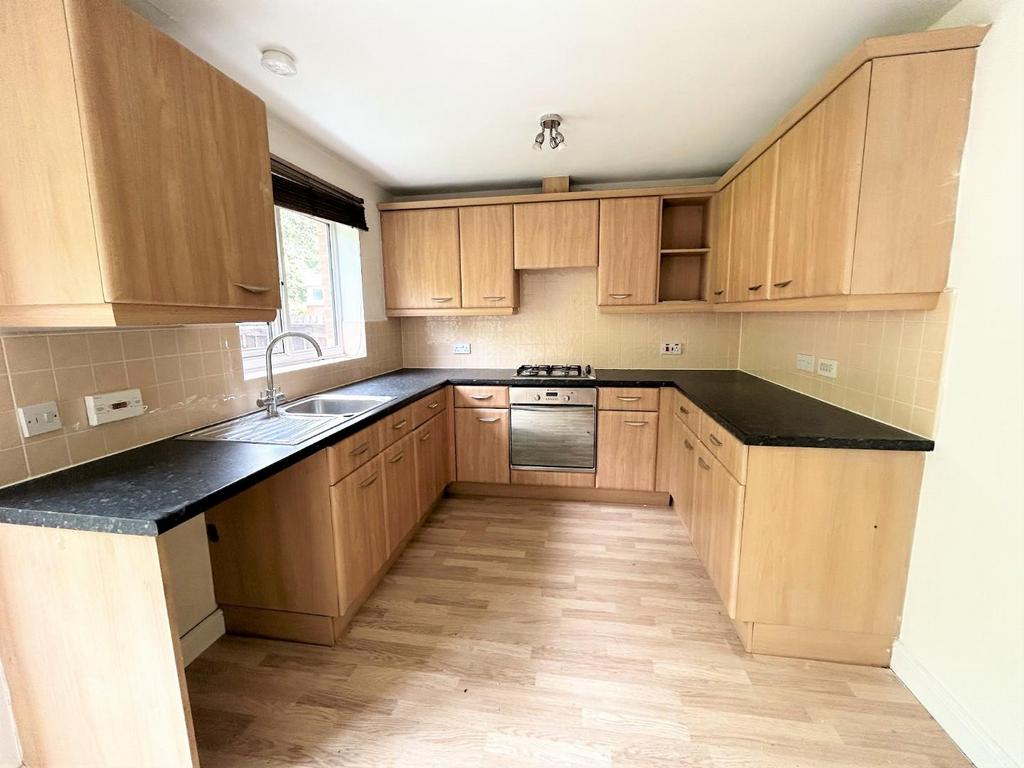 Kingfisher Drive, Wombwell, Barnsley 3 bed house for sale £165,000