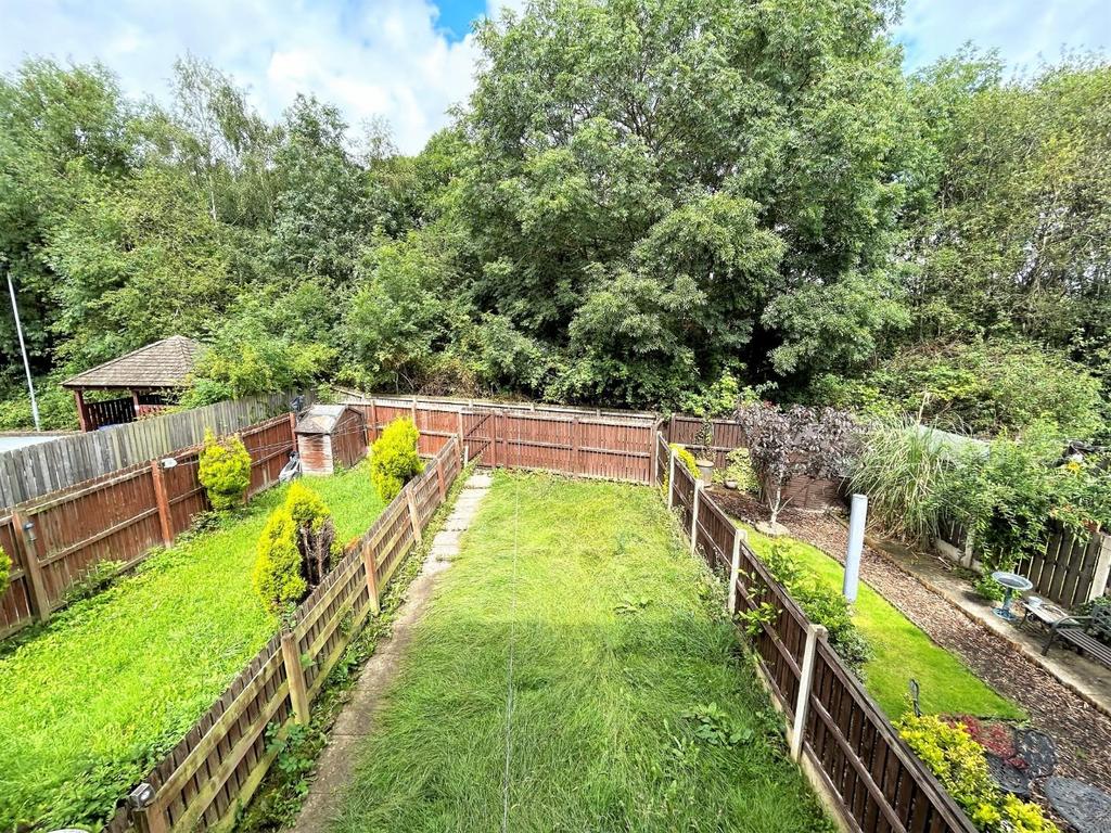 Kingfisher Drive, Wombwell, Barnsley 3 bed house for sale £165,000