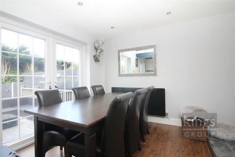 37 Fennells, Harlow, CM19 4RL
