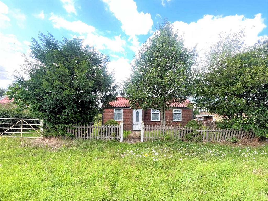 Cottage Barns. Newport Road, North Cave, Brough 3 bed detached bungalow