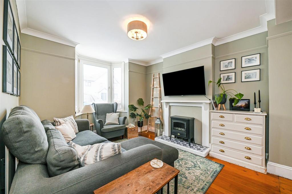 Spitalfield Lane, Chichester 2 bed semidetached house for sale £320,000