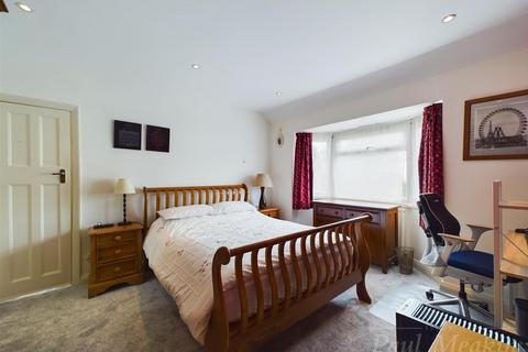 77 Grasmere Road, Purley, CR8 1DZ