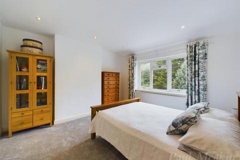 77 Grasmere Road, Purley, CR8 1DZ