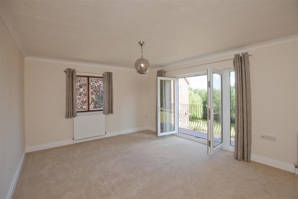 Harnham Road, Salisbury 2 bed flat to rent £1,050 pcm (£242 pw)