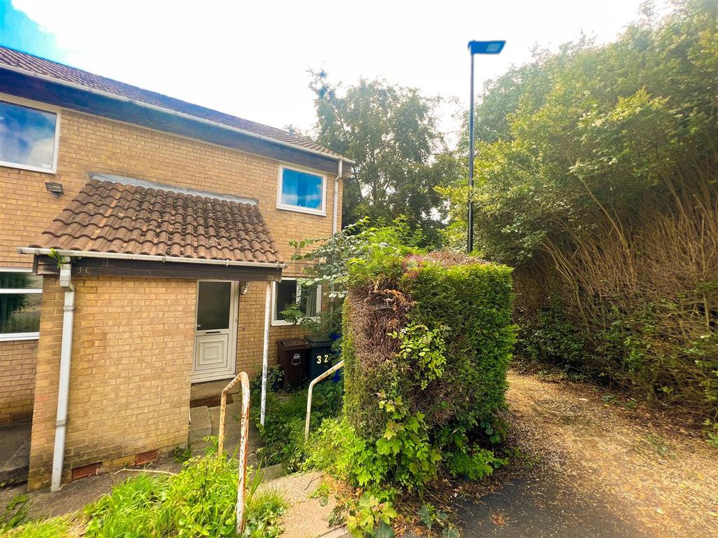 Westcroft Drive, Westfield, Sheffield, S20 2 bed flat for sale £75,000