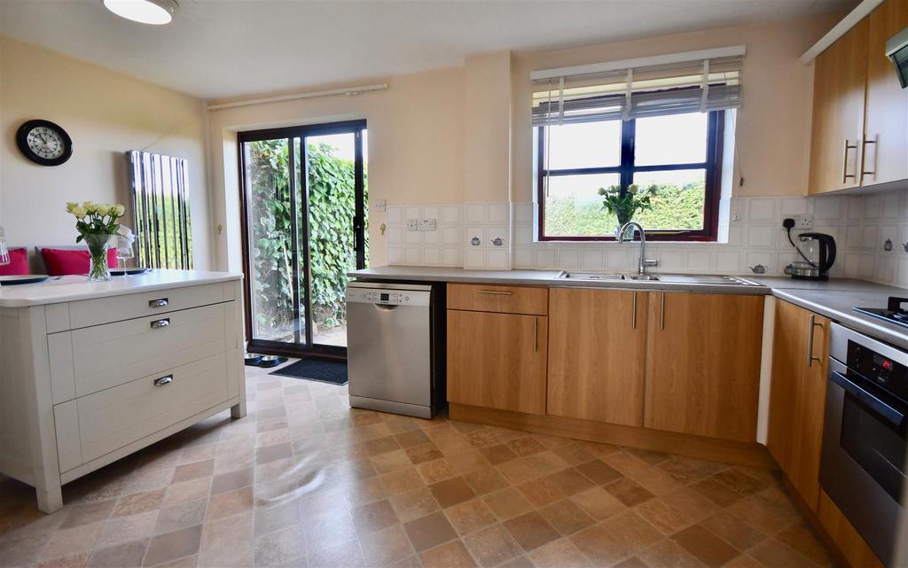 Kitchen/Dining