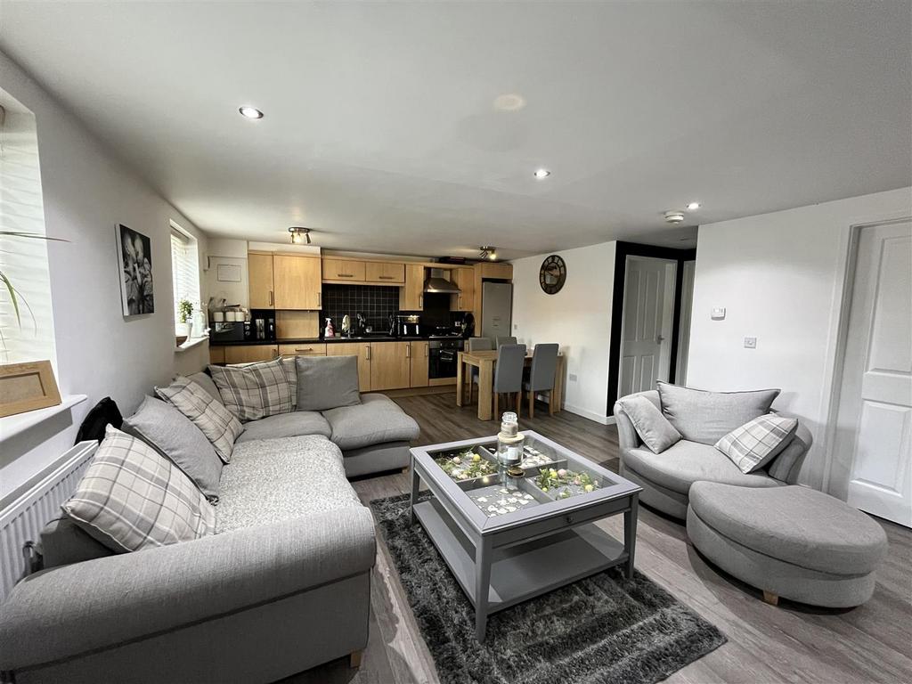 Goodwin Gardens 2 bed apartment £125,000