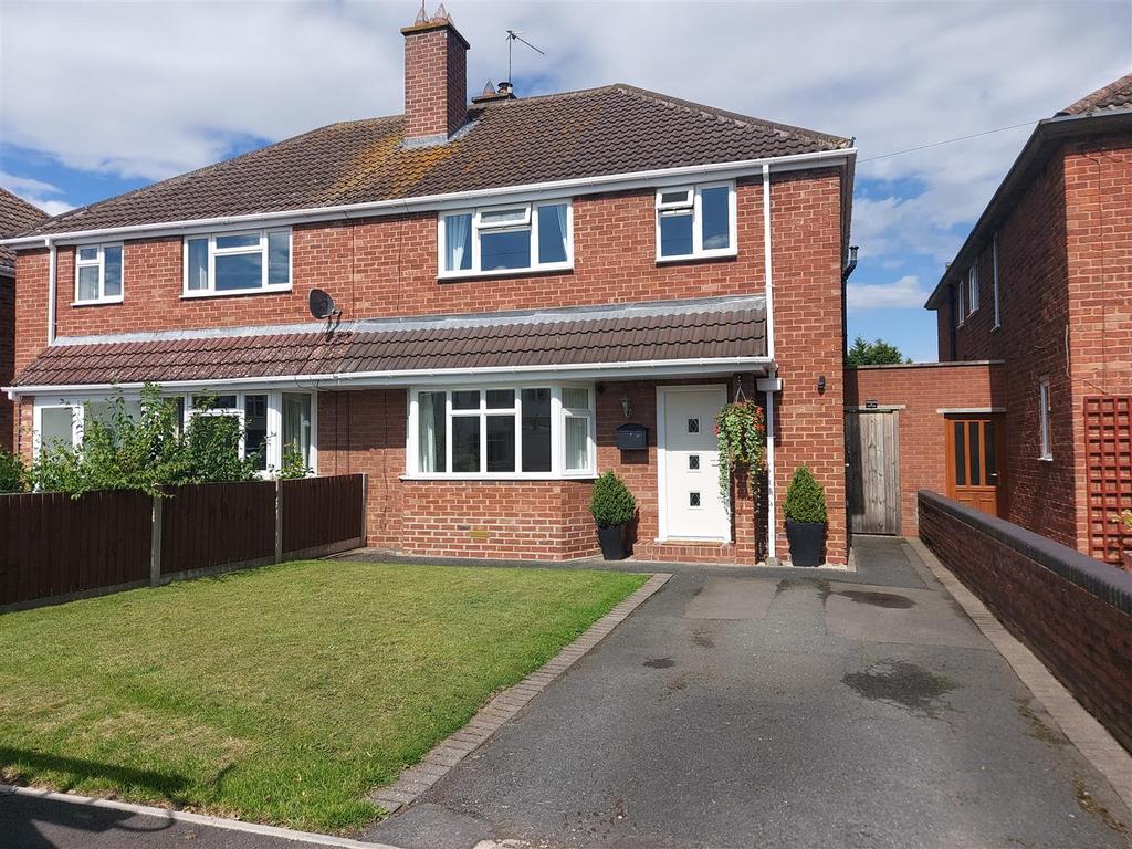 Mostyn Road, StourportOnSevern 4 bed semidetached house for sale £