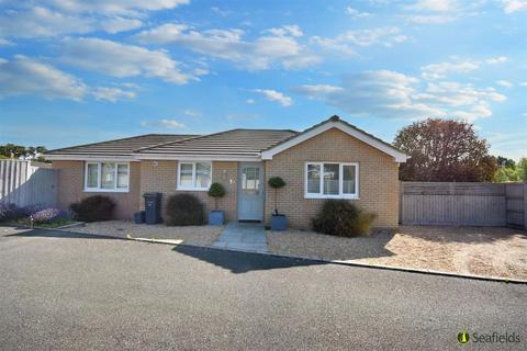 2 bedroom bungalow for sale - Sandpipers, Bembridge, PO35 5TY