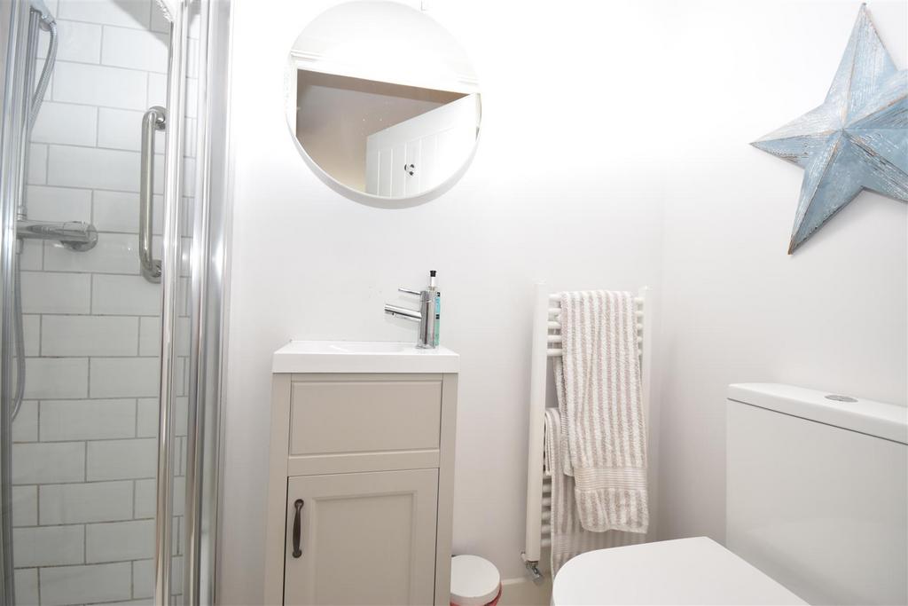 En suite Shower