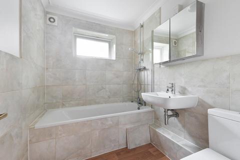 21 Bluegates, Ewell, Epsom, KT17 2SA