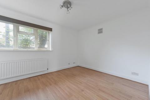 21 Bluegates, Ewell, Epsom, KT17 2SA