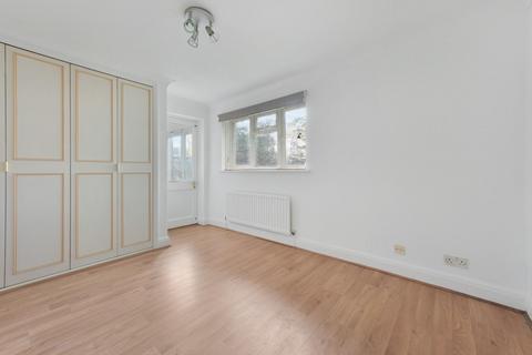 21 Bluegates, Ewell, Epsom, KT17 2SA