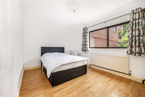 2 bedroom flat for sale, Spencer Close, London