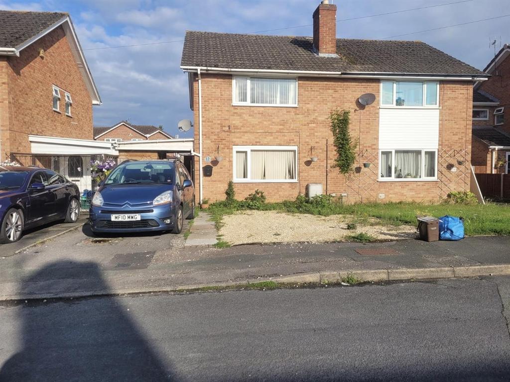 Billingham Close, Gloucester 4 bed semidetached house £300,000