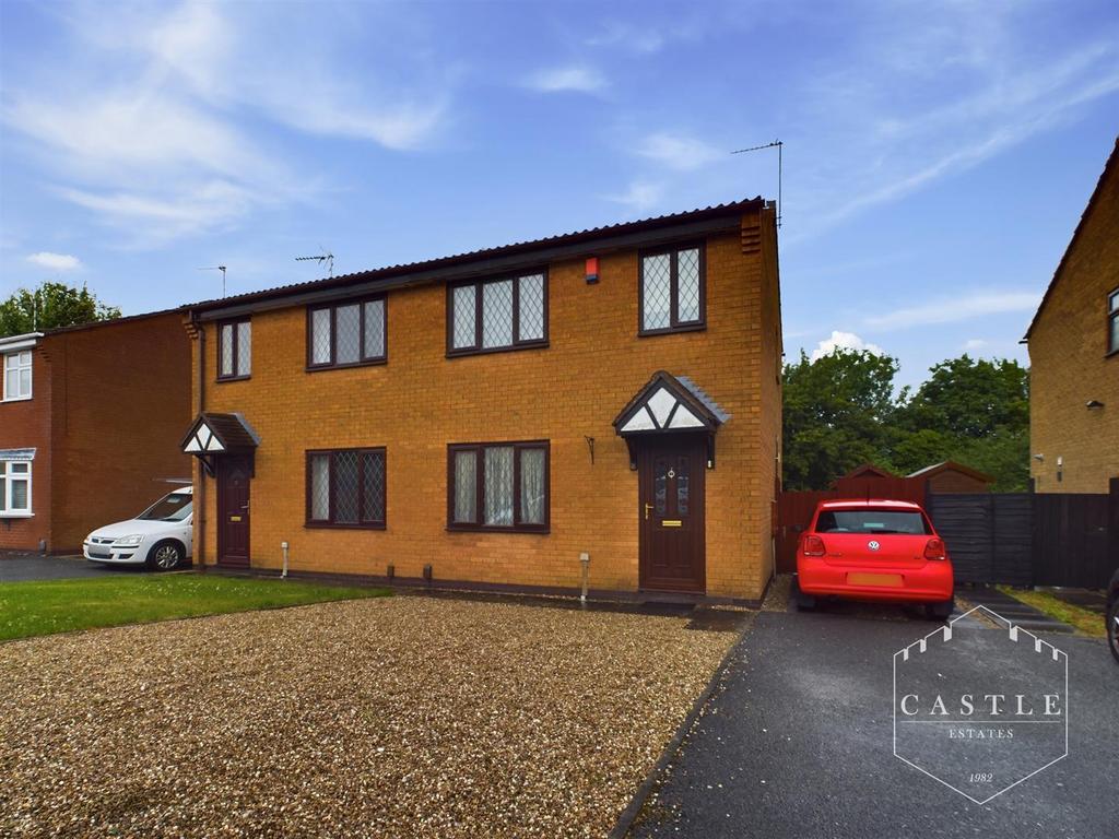 Newquay Close, Hinckley 3 bed semidetached house for sale £250,000