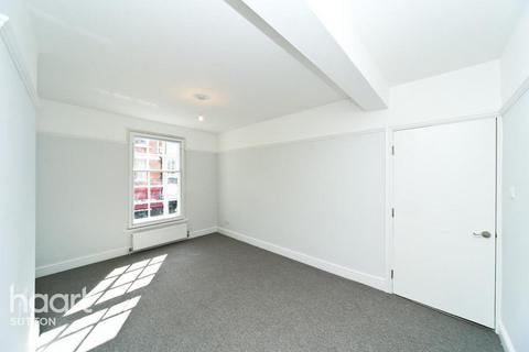 2 bedroom flat to rent, High Street, Sutton