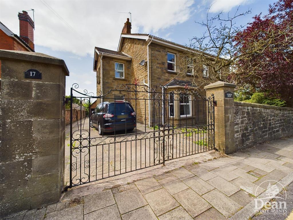 Belle Vue Road, Cinderford 8 bed detached house for sale £525,000