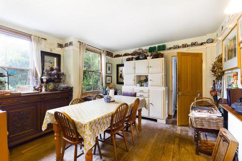 9 Eastern Esplanade, Broadstairs, CT10 1DR
