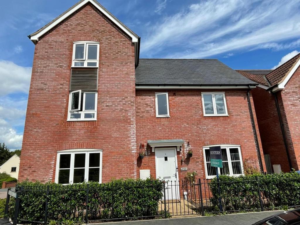 Lister Road, Cam 4 bed detached house for sale £399,950