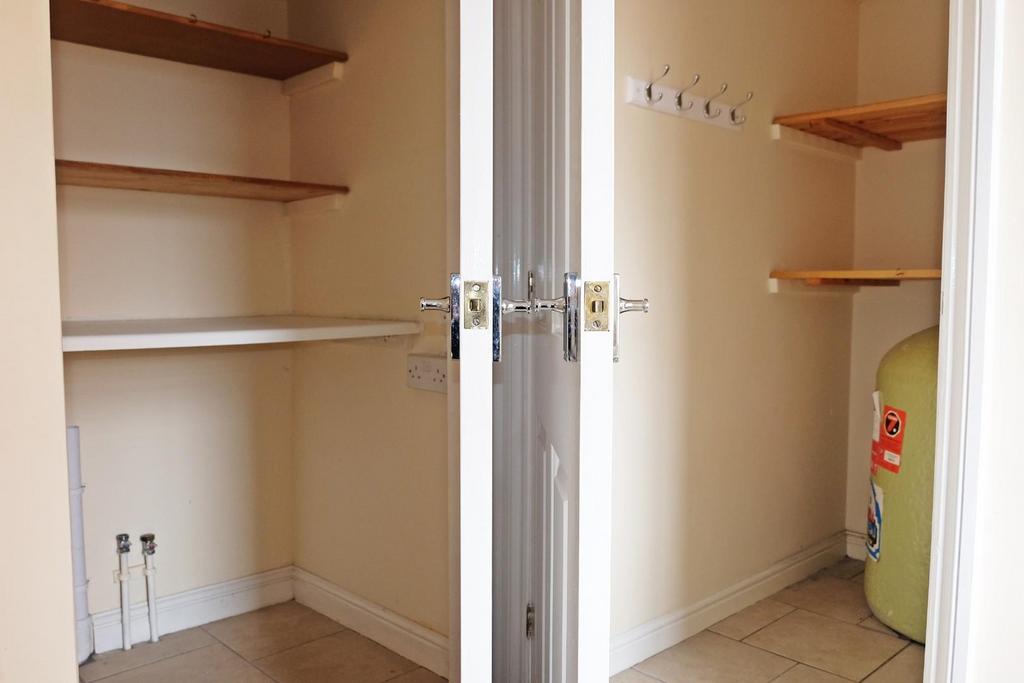 UTILITY &amp; AIRING cupboards.JPG
