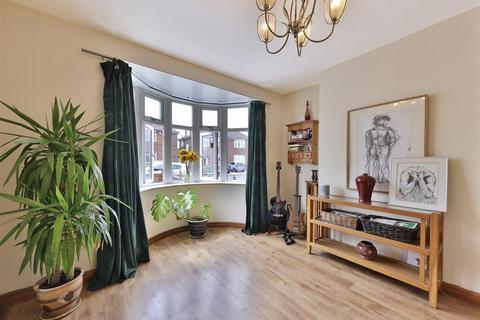 3 bedroom semi-detached house for sale, Priors Walk, York