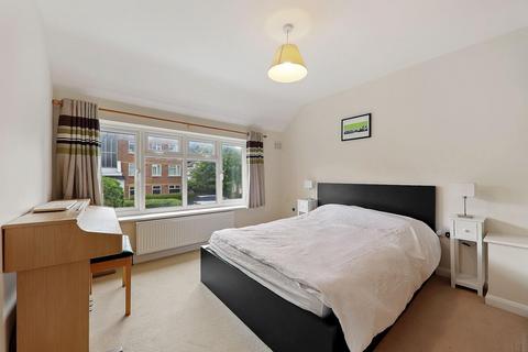 5 Howard Road, London, SE20 8HQ